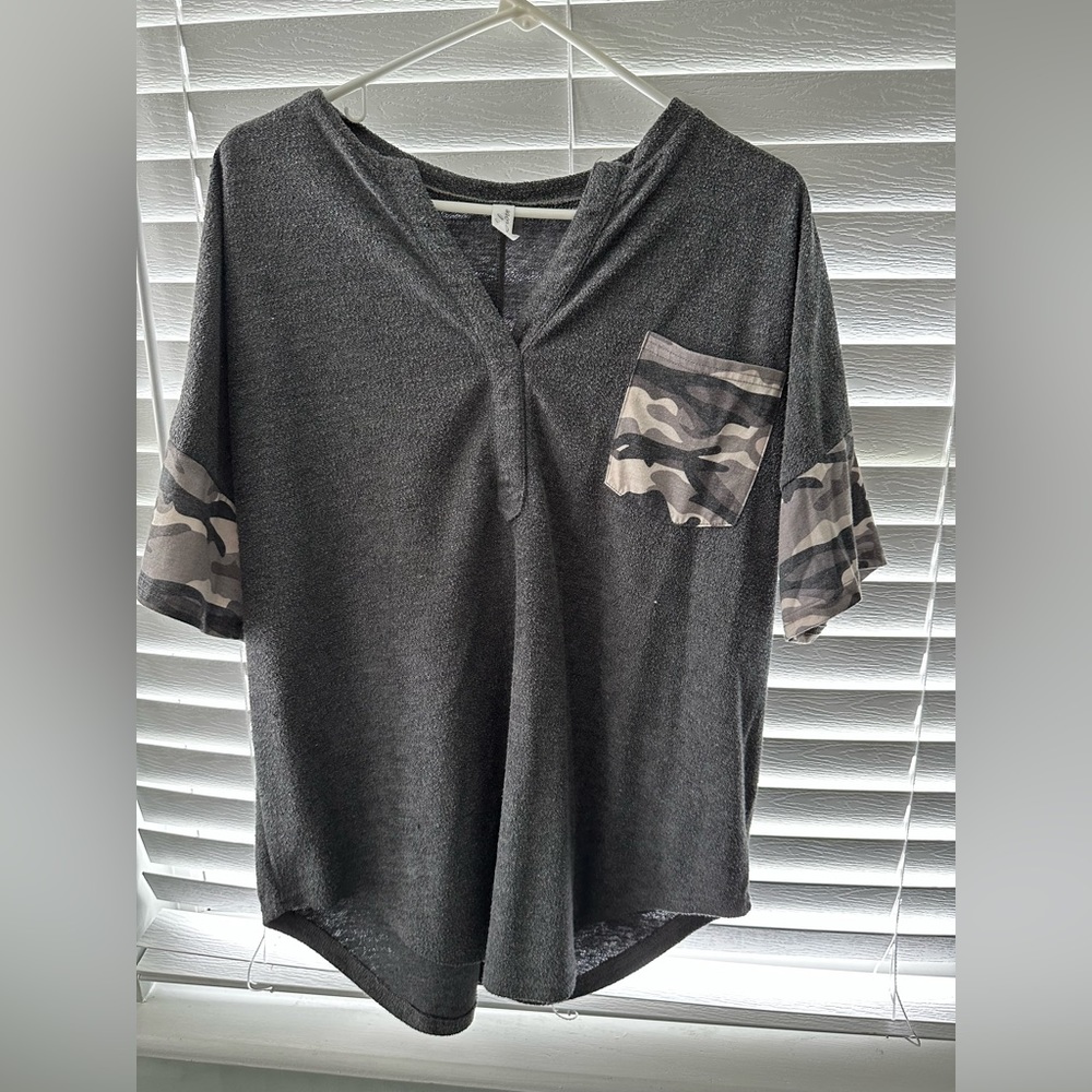 Grey/ cream camo short sleeve